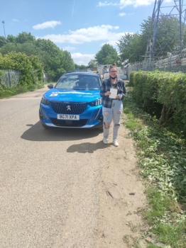 Congratulations to Lindsay on passing her driving test on the 27th May 2022.. Well done 👍